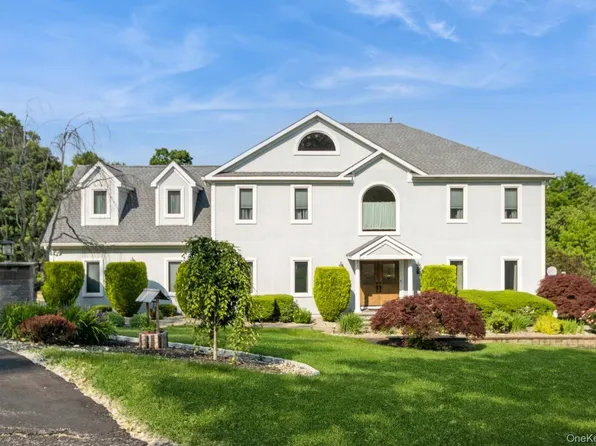 61 Sherwood Heights, Wappingers Falls, NY 12590