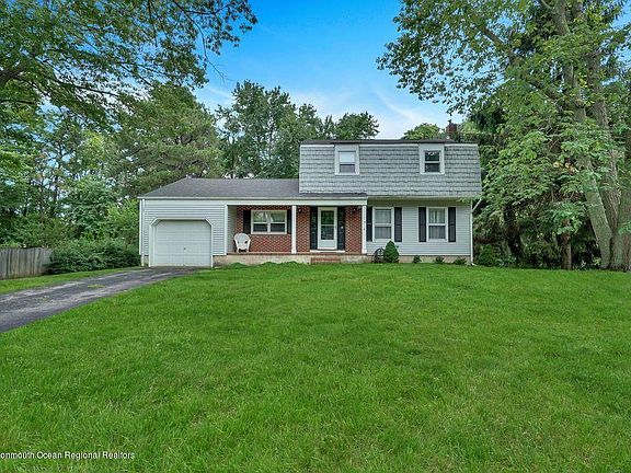3rd image of 7 Huntington Ct
