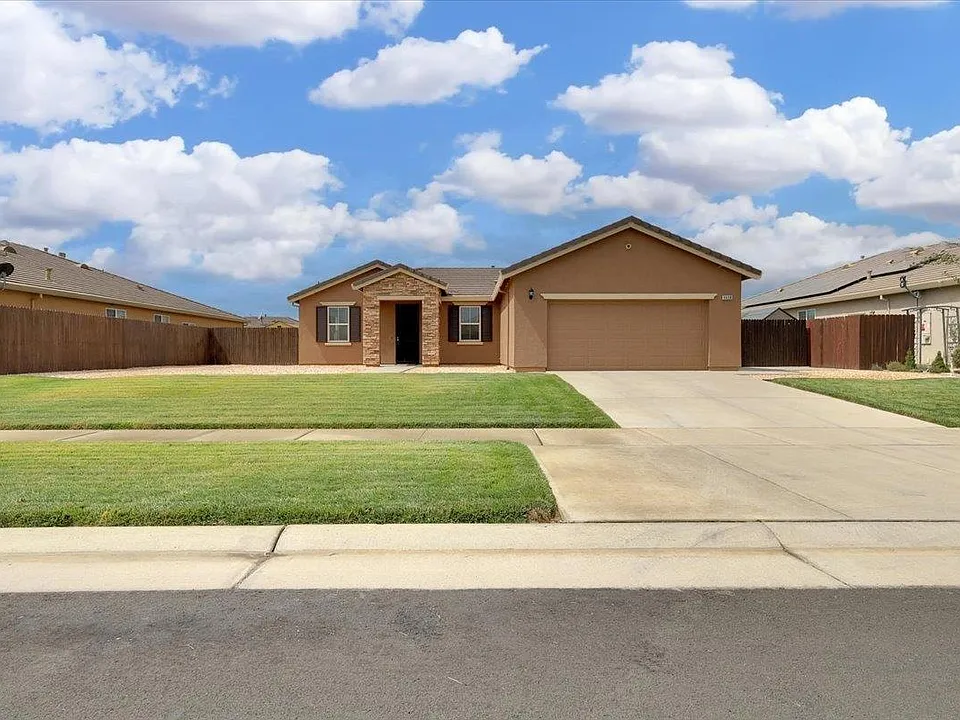 5658 Stonehaven Dr