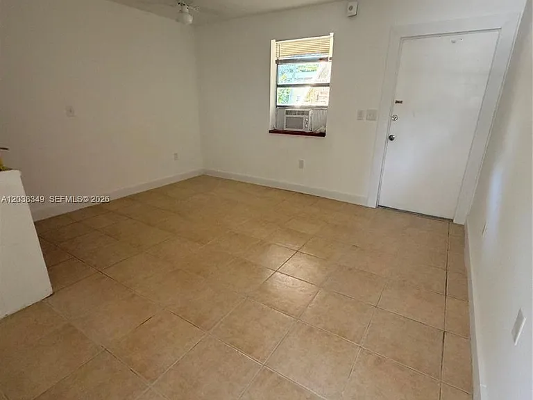 8450 NE Miami Ct #4 — Photo 5