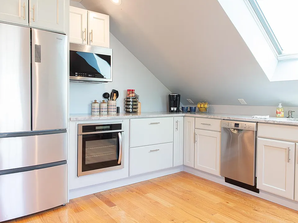 24 E Bowery St #3