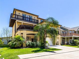 127 Starboard Dr, San Leon, TX 77539