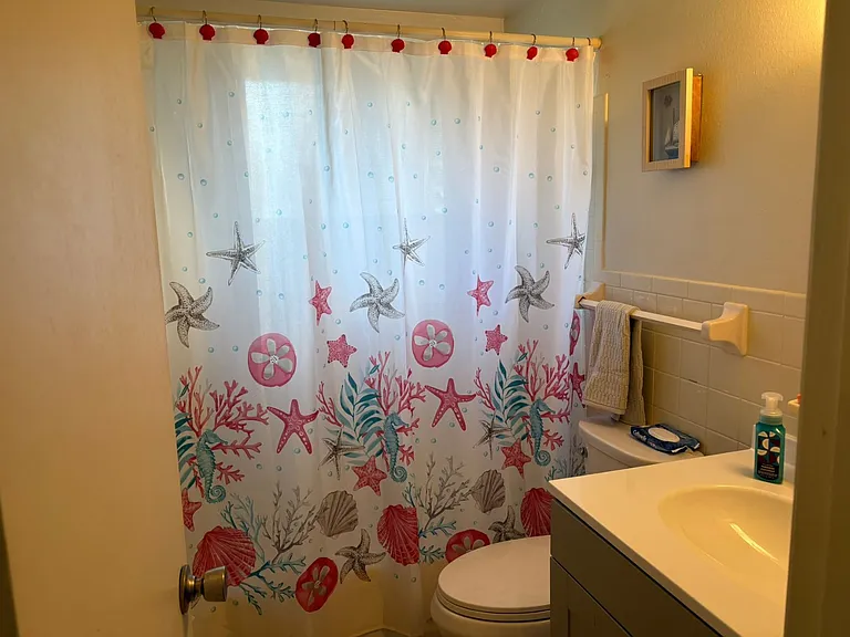 327 E Green St — Photo 10