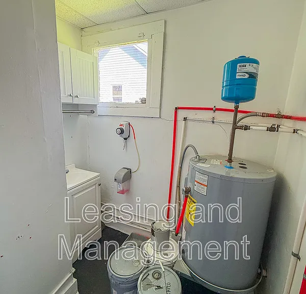 839 W Richardson Ave — Photo 6