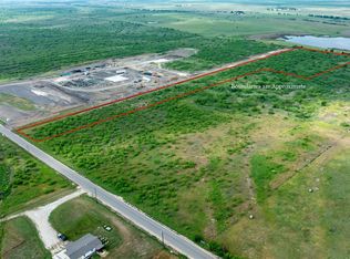 1050 E Herrin Dr, Coupland, TX 78615