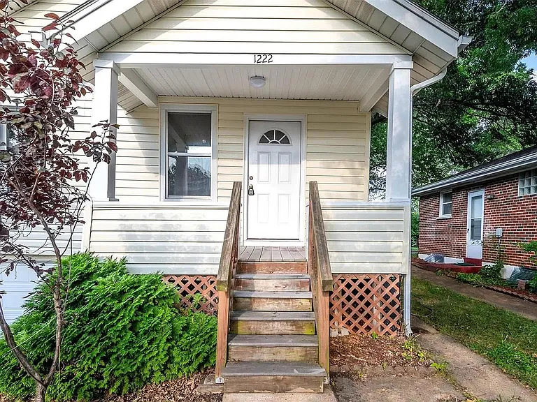 1222 Eastover Ave — Photo 1