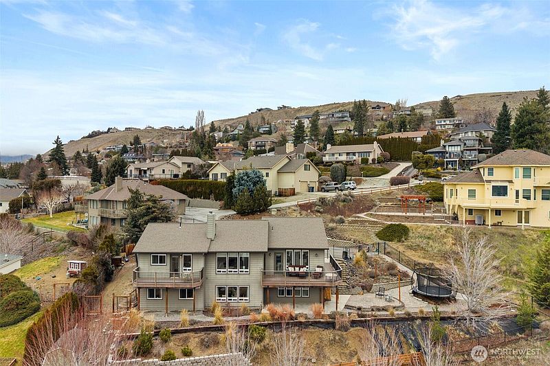 2nd image of 712 Vista View Place