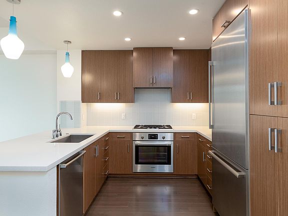 3rd image of 2655 Bush St APT 409