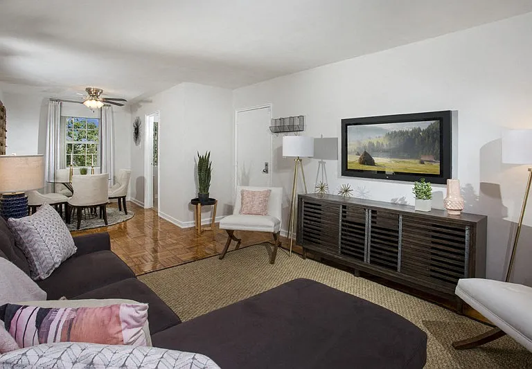 Queenstown Apartments — Photo 13