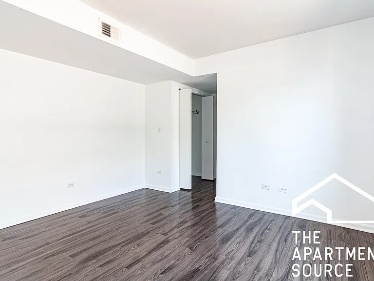 927 W Carmen Ave — Photo 5