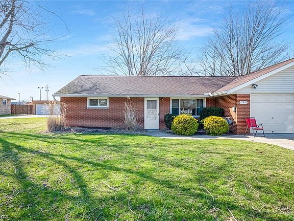 3rd image of 12872-76 Fountain Ct