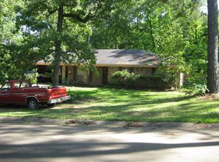 1035 Glen Erin St, Jackson, MS 39212