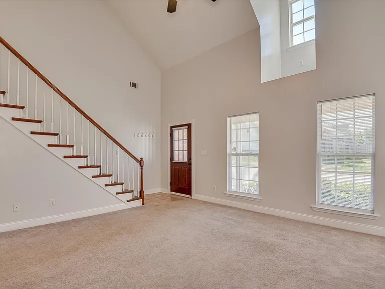 2928 Aylesbury Dr — Photo 5