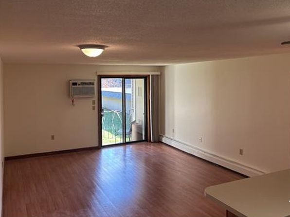 5 Knights Bridge Dr #201