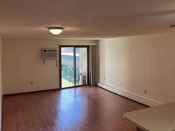 5 Knights Bridge Dr #201, Nashua, NH 03063