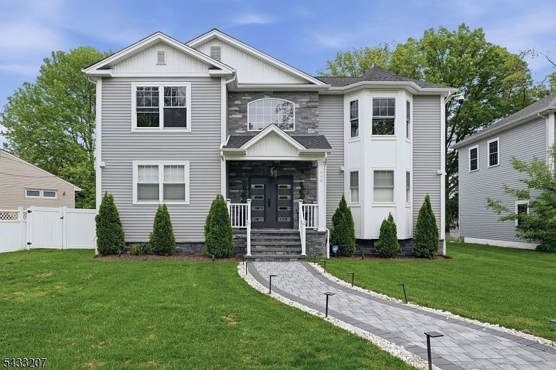 1st image of 779 Roessner Dr