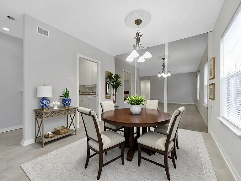 2822 Briarhurst Dr #45 — Photo 2