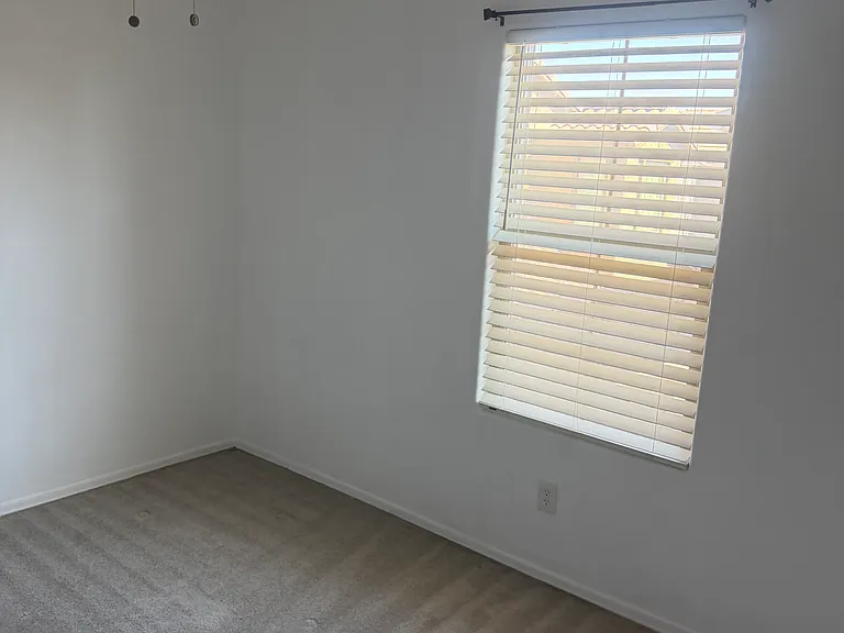 156 N 56th Pl — Photo 26