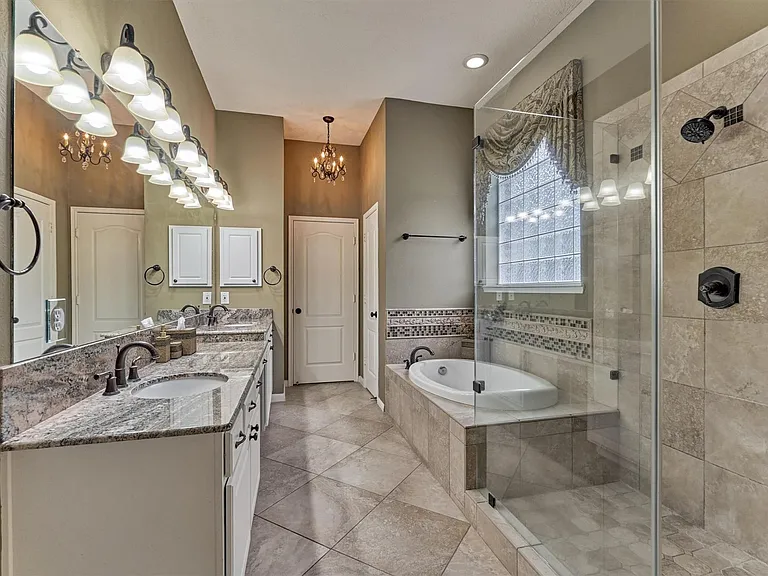 6615 Haughton Dr — Photo 16