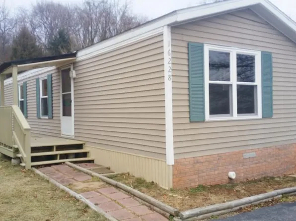 16228 McGregor Dr, Hagerstown, MD 21740