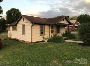 83 Allen Dr, Waynesville, NC 28786