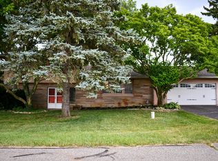 1530 Bolingbrook Dr, Columbus, OH 43228