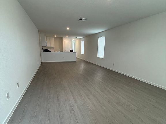 3rd image of 604 Rancho Del Cielo Loop