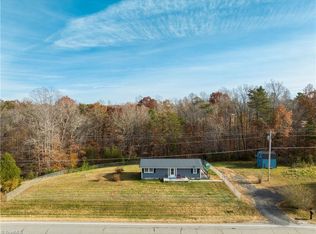 3560 Dodgetown Rd, Walnut Cove, NC 27052