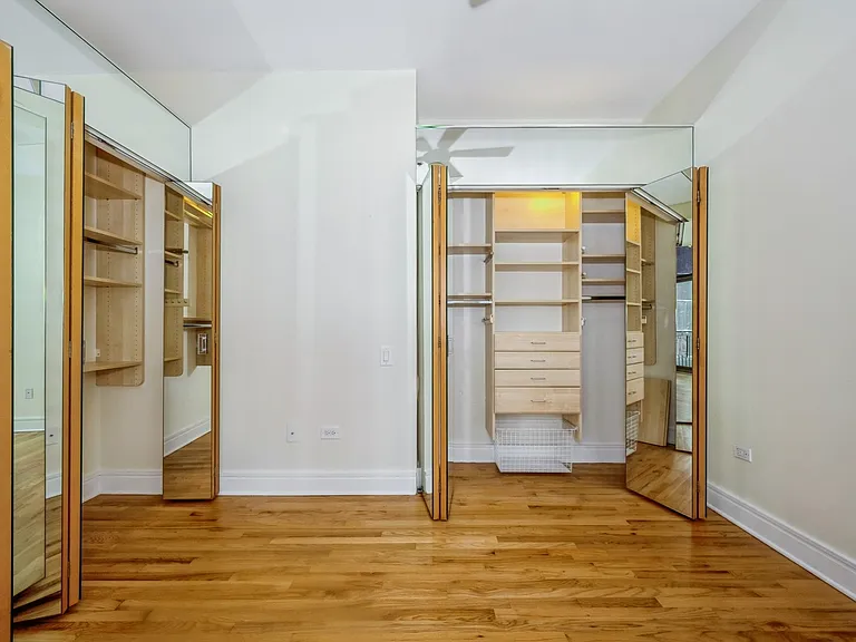 212 W Washington St #1012 — Photo 8