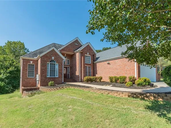 108 Highgate Ln, Lexington, NC 27292