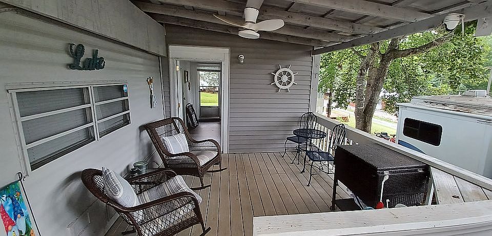 1st image of 804 S View Cir