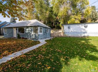 131 E Gibson Ave, Chelan, WA 98816