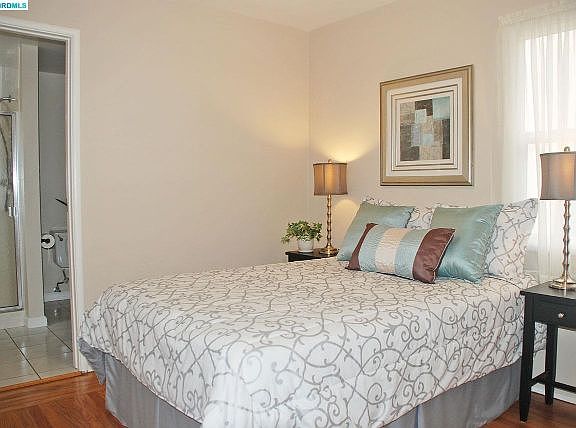 5th image of 6037 Tehama Ave