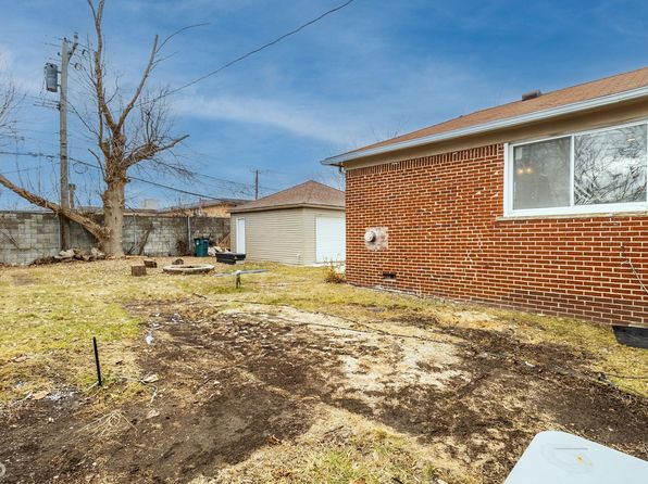 22191 Westhampton St, Oak Park, MI 48237