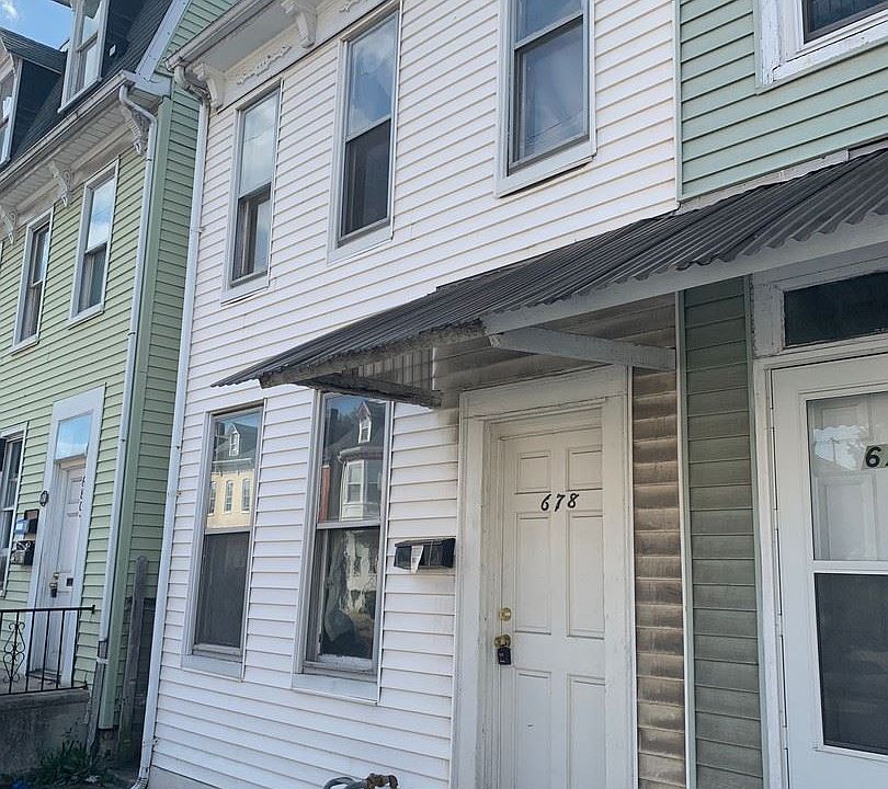 2nd image of 678 E Philadelphia St