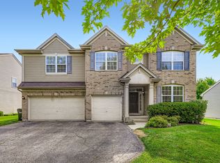 988 Singing Hills Dr, Volo, IL 60073