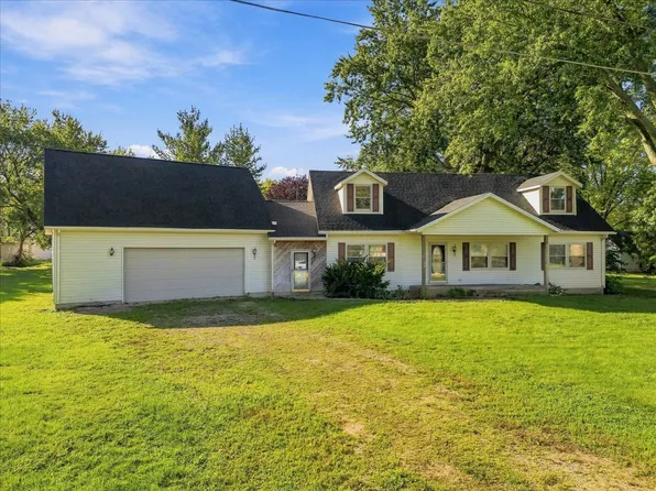 147 W Hubbard St, Amboy, IL 61310