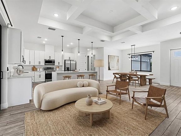 2nd image of 9487 Rosebud Cir
