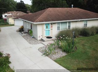 10601 Thomas Ave S, Bloomington, MN 55431