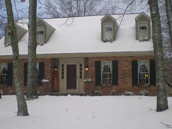 2nd image of 3415 Laurel Drive