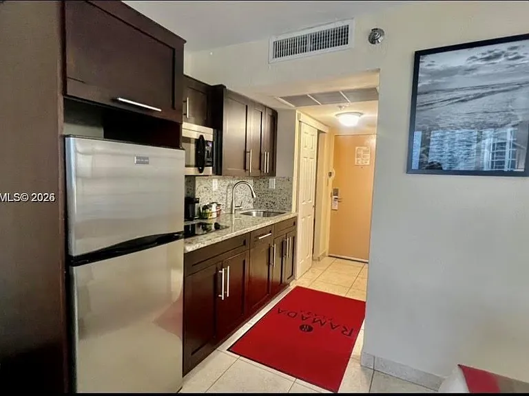 19201 Collins Ave #942 — Photo 12