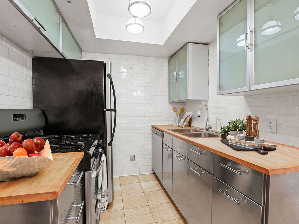 1st image of 1430 N Harper Ave #1061567