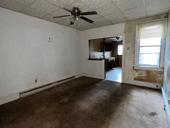 4th image of 321 E Pine St