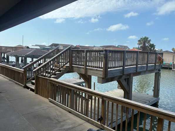 902 Pompano Ave, Port Isabel, TX 78578