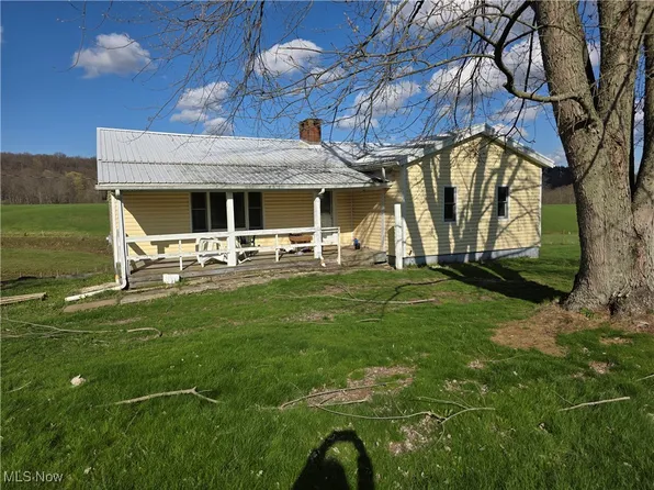 16315 Grove Rd SE, Port Washington, OH 43837