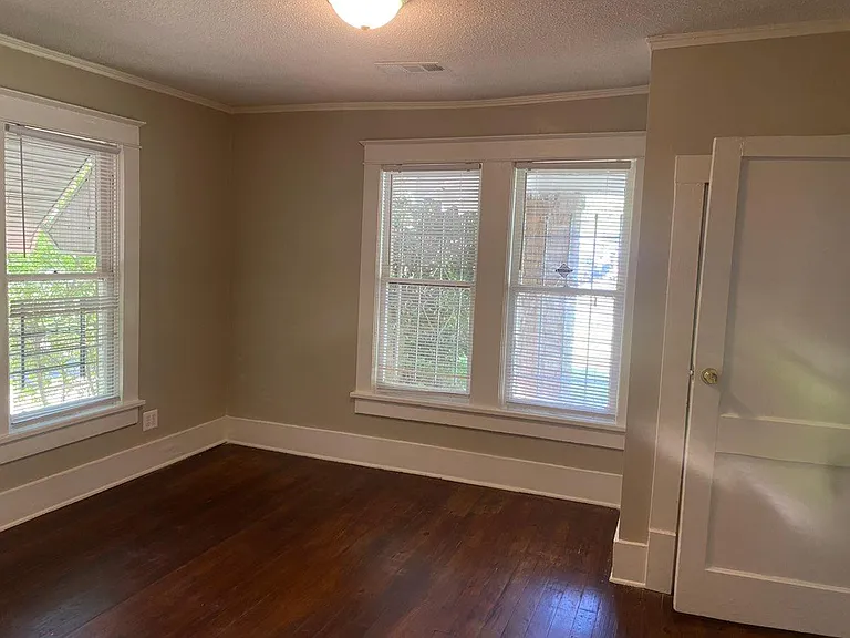 498 Josephine St — Photo 8