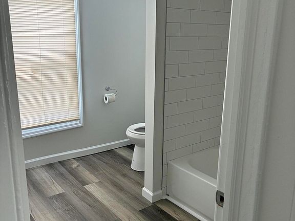4th image of 33 Washington St APT 2
