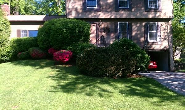 Gorgeous Curb Appeal!