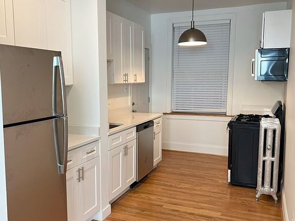 3rd image of 2440-42 N Racine Ave #2442-3
