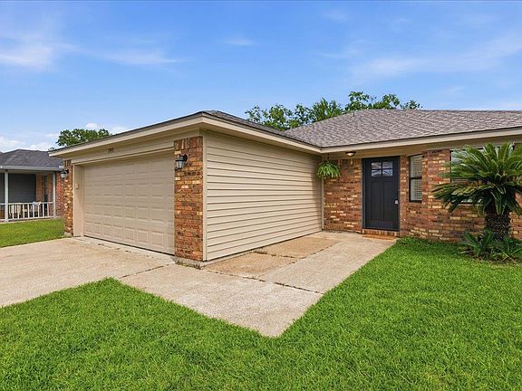 3rd image of 7945 Blue Bonnet Ln